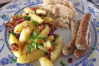 Schupfnudeln mit Sauerkraut und Speckwürfeln 17