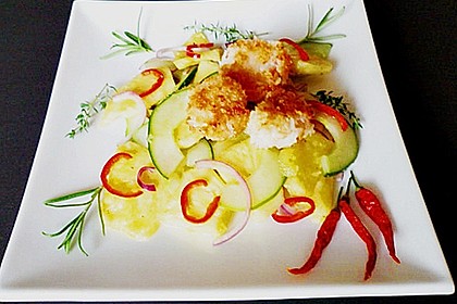 Scharfer Ananas - Gurken - Salat mit Kokos - Garnelen