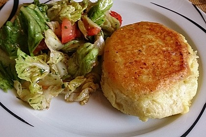 Kartoffelfrikadellen gefüllt mit Schafskäse 17