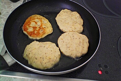 Kartoffelfrikadellen gefüllt mit Schafskäse 48
