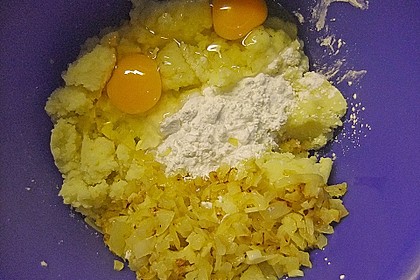 Kartoffelfrikadellen gefüllt mit Schafskäse 36