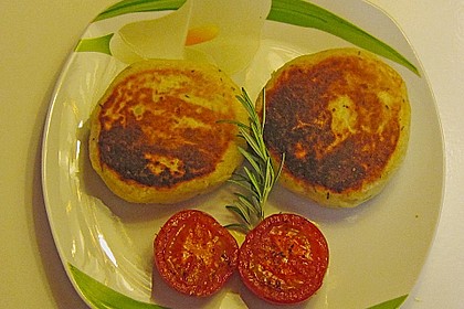 Kartoffelfrikadellen gefüllt mit Schafskäse 32