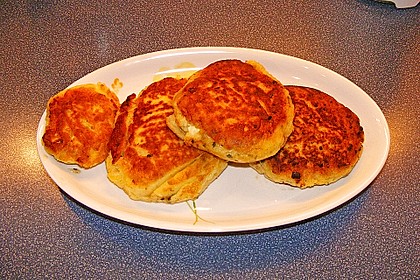 Kartoffelfrikadellen gefüllt mit Schafskäse 31