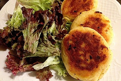 Kartoffelfrikadellen gefüllt mit Schafskäse 15