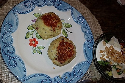 Kartoffelfrikadellen gefüllt mit Schafskäse 26