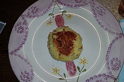 Kartoffelfrikadellen gefüllt mit Schafskäse 27