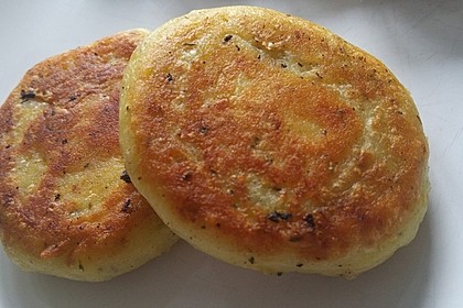 Kartoffelfrikadellen gefüllt mit Schafskäse 14
