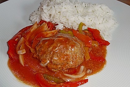 Hackb&auml;llchen mit Zigeunersauce