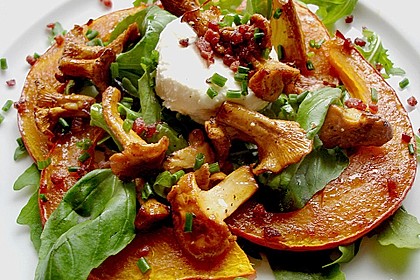 Lauwarmer Kürbissalat mit Rauke, Basilikum und Ziegenkäse 1