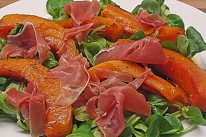 Lauwarmer Kürbissalat mit Rauke, Basilikum und Ziegenkäse 4
