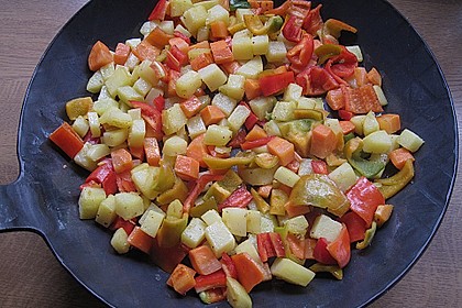 Gemischte Bratkartoffeln mit Gem&uuml;se 2