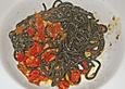 Spaghetti al nero di seppia con aglio, olio e peperoncino