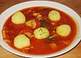 Putengulaschsuppe mit Kl&ouml;&szlig;chen