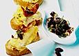 Crostini mit Gorgonzola - Omelett und Cranberry - Kresse - Salsa