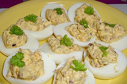 Gef&uuml;llte Eier mit Speck 1
