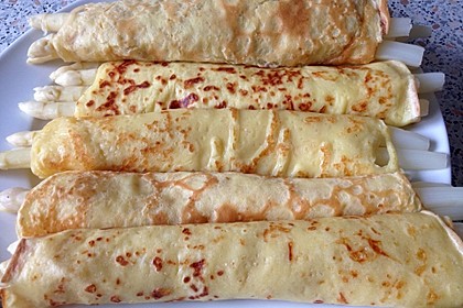 Spargel in Parmesancrêpes 4