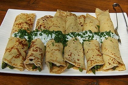 Spargel in Parmesancrêpes 1
