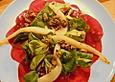 Carpaccio von Roter Bete mit Feldsalat, Birnen und K&uuml;rbiskernkrokant