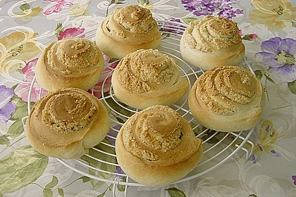 Schneckennudeln mit Nussf&uuml;llung 4