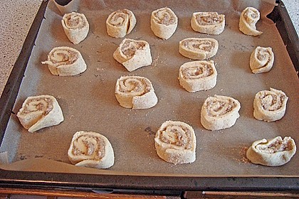 Schneckennudeln mit Nussf&uuml;llung 8