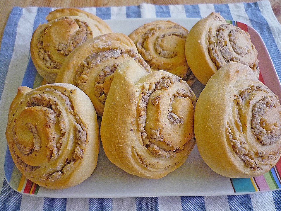 Schneckennudeln mit Nussfüllung (Rezept mit Bild) | Chefkoch.de