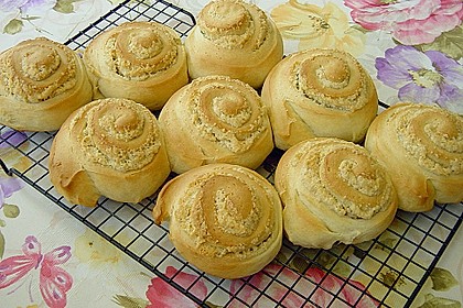 Schneckennudeln mit Nussf&uuml;llung 20