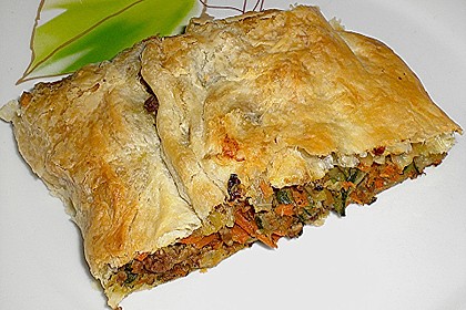 Zucchini - Bl&auml;tterteig - Strudel