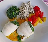Schollen - Spinat - R&ouml;llchen mit Paprikagem&uuml;se und Safranso&szlig;e (Bild)