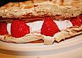 Erdbeer - Baiser - Torte