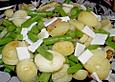 Kartoffelpfanne mit gr&uuml;nen Bohnen und Ziegenk&auml;se