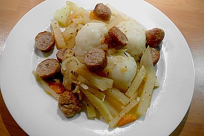 Kohlrabipfanne mit Bratwurst