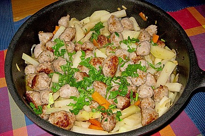 Kohlrabipfanne mit Bratwurst 1
