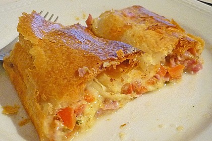 Schinken - Tomaten - Mozzarella - Strudel 16