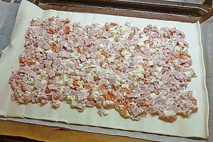 Schinken - Tomaten - Mozzarella - Strudel 44