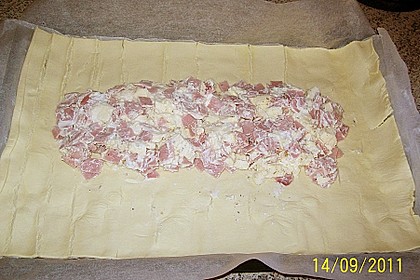 Schinken - Tomaten - Mozzarella - Strudel 40