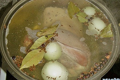 Knusprig gebratene Schweinshaxen 50
