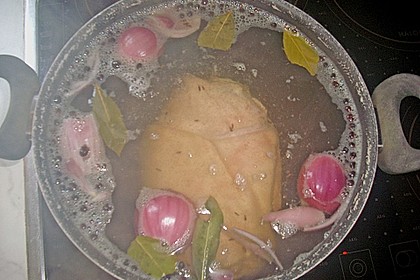 Knusprig gebratene Schweinshaxen 60