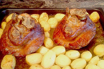 Knusprig gebratene Schweinshaxen 39