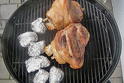 Knusprig gebratene Schweinshaxen 51