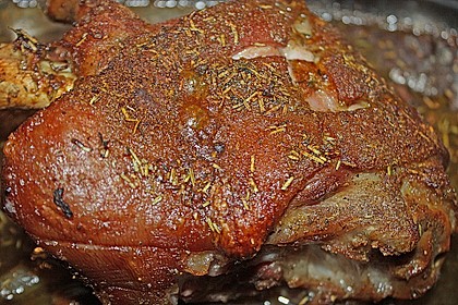 Knusprig gebratene Schweinshaxen 36