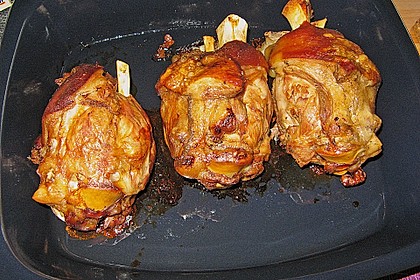 Knusprig gebratene Schweinshaxen 34