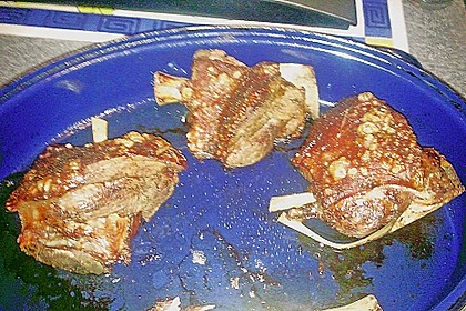 Knusprig gebratene Schweinshaxen 65