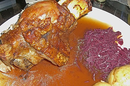 Knusprig gebratene Schweinshaxen 16