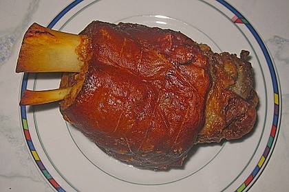 Knusprig gebratene Schweinshaxen 19