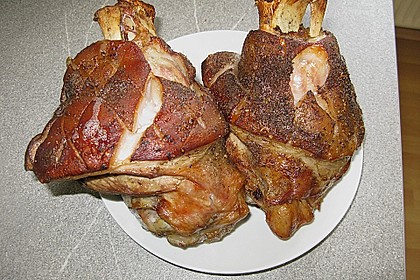 Knusprig gebratene Schweinshaxen 28