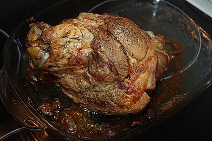 Knusprig gebratene Schweinshaxen 30