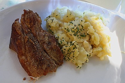 Knusprig gebratene Schweinshaxen 38