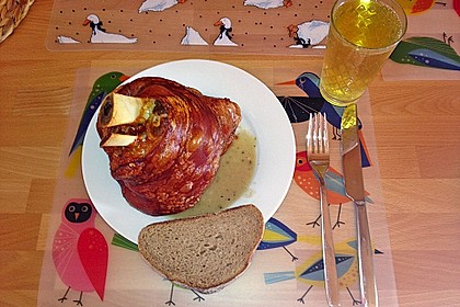Knusprig gebratene Schweinshaxen 32