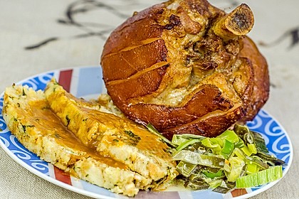 Knusprig gebratene Schweinshaxen 3