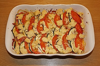 Zucchini - Tomaten - Auflauf mit Streusel 5